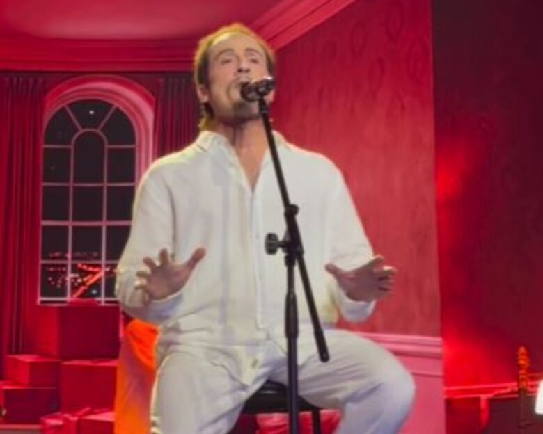 Παναγιώτης Ραφαηλίδης ως Γιάννης Πάριος