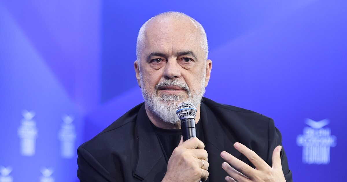 Έντι Ράμα: «Χιούμορ» η πολυσυζητημένη ατάκα του για τον Πλάτωνα – Ο εκνευρισμός για τον Φρέντι Μπελέρη