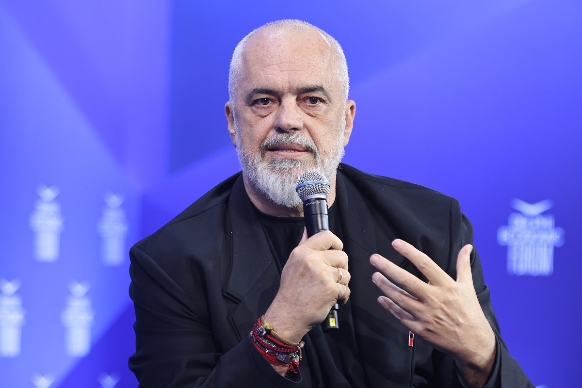 Έντι Ράμα: «Χιούμορ» η πολυσυζητημένη ατάκα του για τον Πλάτωνα - Ο εκνευρισμός για τον Φρέντι Μπελέρι