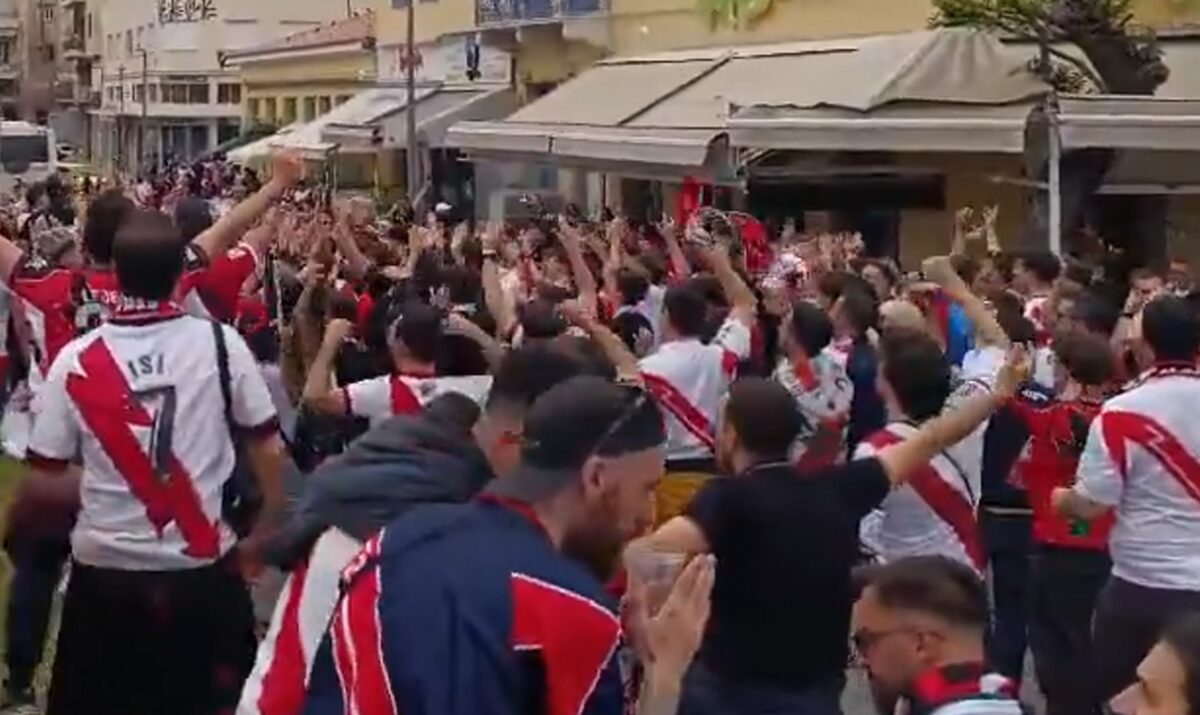ΑΕΚ – Ράγιο Βαγιεκάνο: Ατμόσφαιρα κερκίδας στο κέντρο της Αθήνας από τους Ισπανούς
