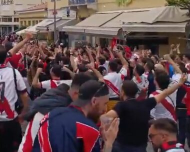 ΑΕΚ – Ράγιο Βαγιεκάνο: Ατμόσφαιρα κερκίδας στο κέντρο της Αθήνας από τους Ισπανούς
