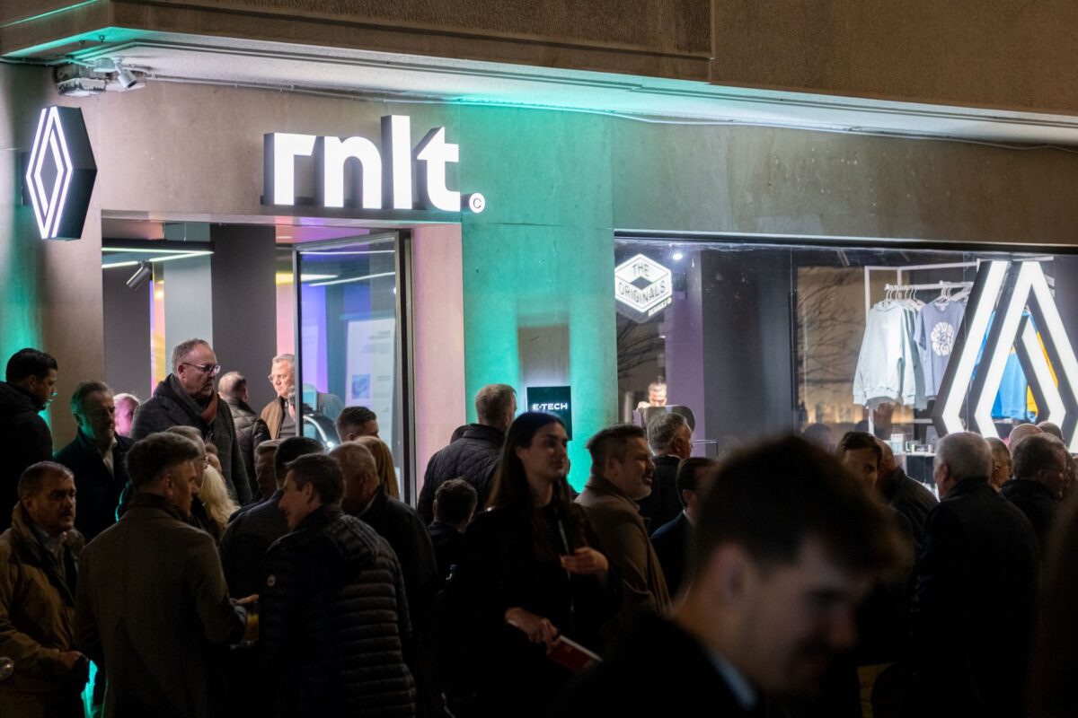 renault-group-athens