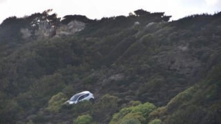 Το αυτοκίνητο του 45χρονου στον γκρεμό