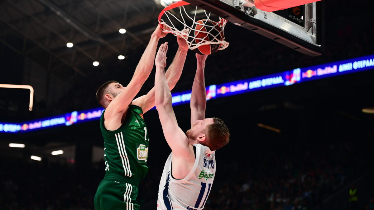 Ο Νίκος Ρογκαβόπουλος