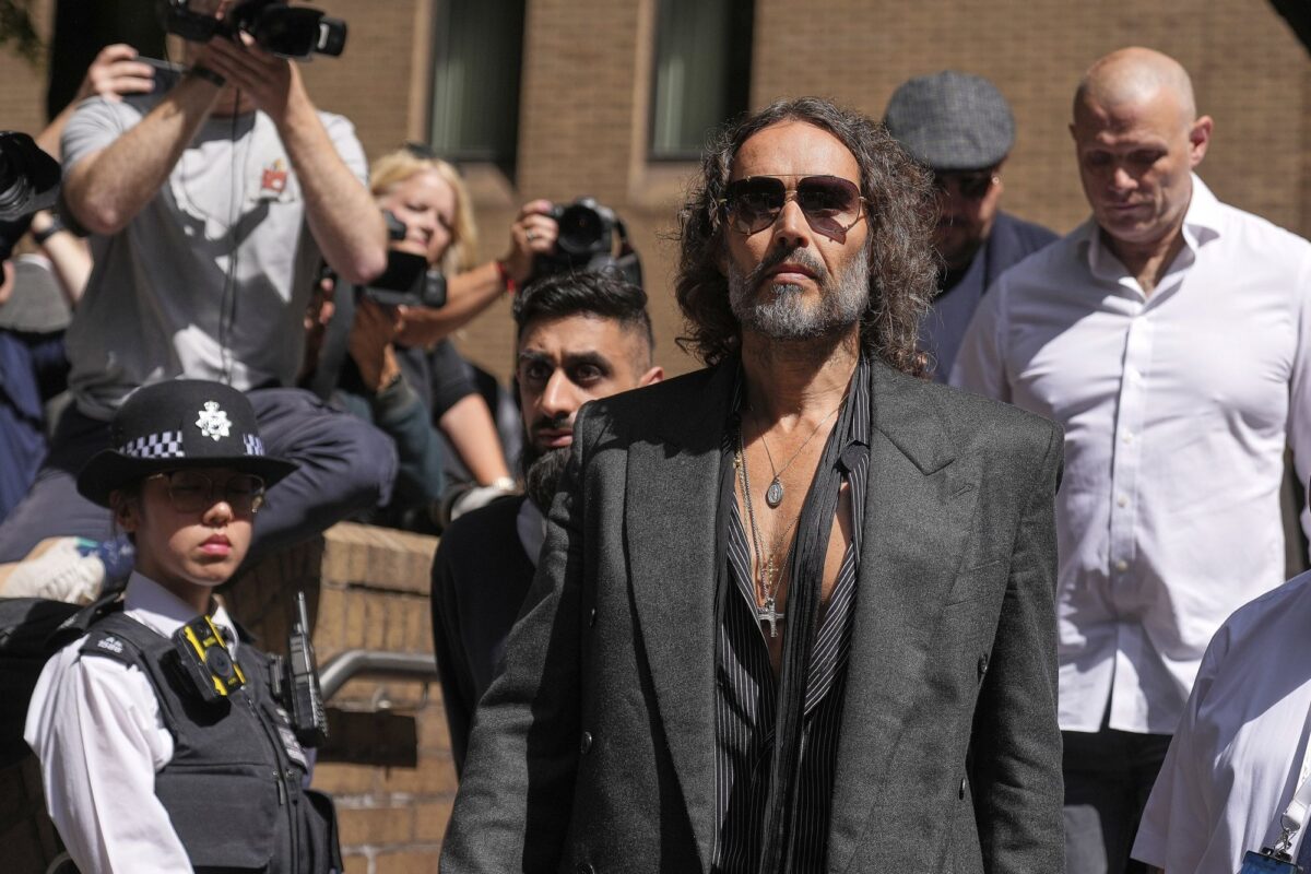 Ο Ράσελ Μπραντ παραδέχεται ότι είχε σεξουαλική σχέση με 16χρονη όταν ήταν 30 ετών - «Ήταν εκμετάλλευση»