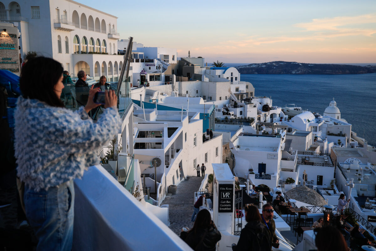 Η Αγία Ειρήνη γίνεται επίσημα Πολιούχος της Σαντορίνης