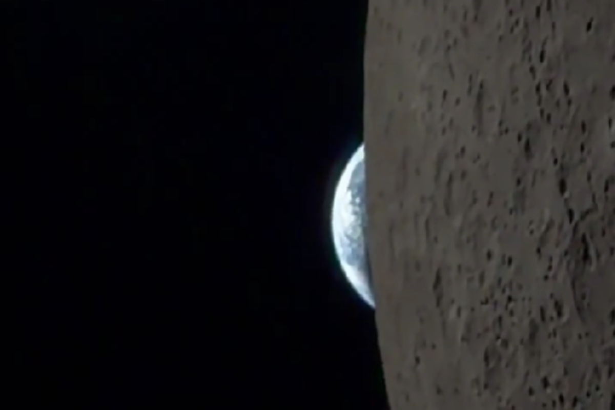 Artemis II: Η συγκλονιστική στιγμή που η Γη κρύβεται πίσω από τη Σελήνη - Το βίντεο που τράβηξε αστροναύτης από το διάστημα