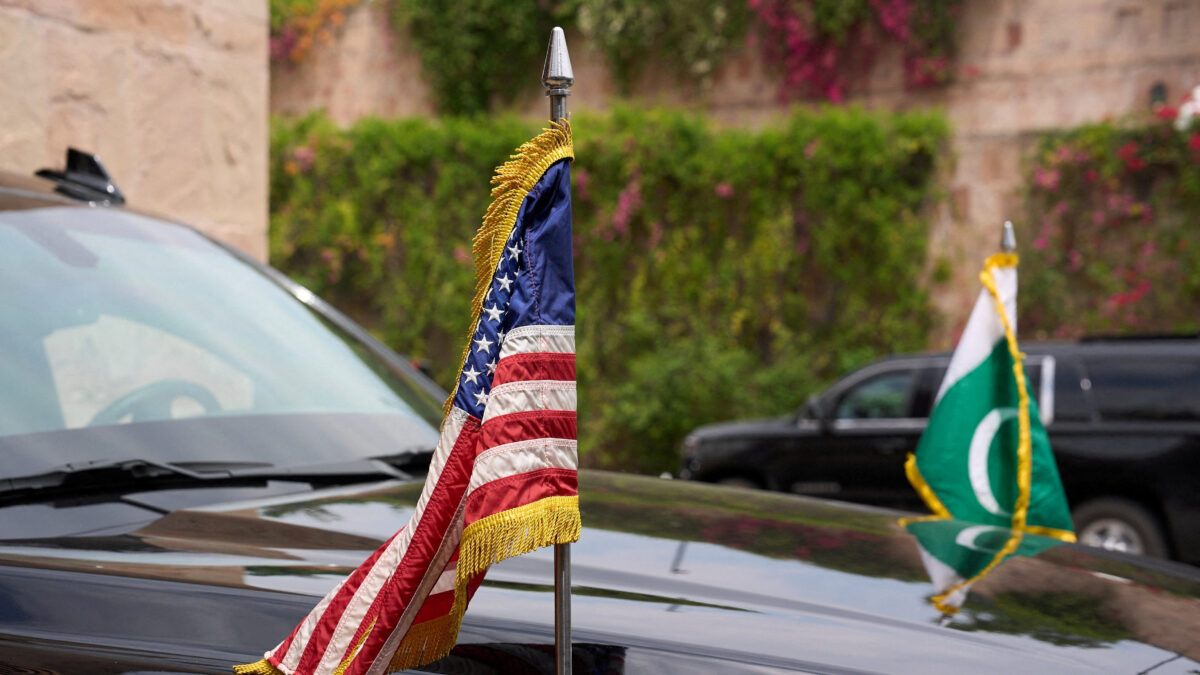Σημαίες Πακιστάν - ΗΠΑ