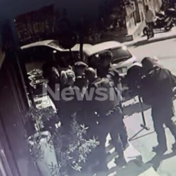 Η στιγμή της σύλληψης του 89χρονου