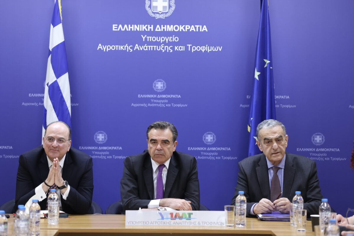 Αφθώδης πυρετός, σύσκεψη στο υπουργείο Αγροτικής Ανάπτυξης