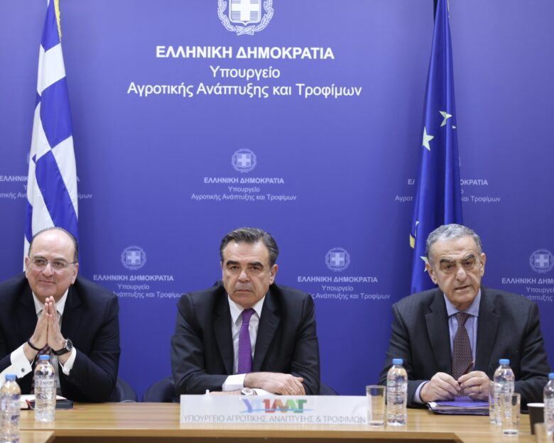 Αφθώδης πυρετός, σύσκεψη στο υπουργείο Αγροτικής Ανάπτυξης