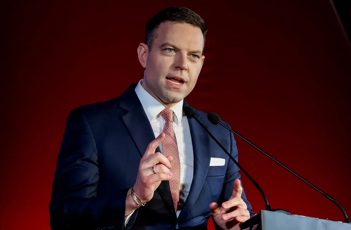 Ο Στέφανος Κασσελάκης καταγγέλλει τον Κωνσταντίνο Κυρανάκη για «σεξιστική συμπεριφορά» προς τη δημοσιογράφο Μίνα Καραμήτρου