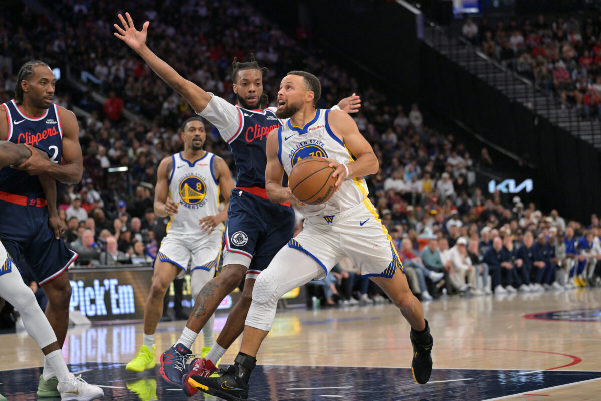 Αποτελέσματα NBA: Οι Σίξερς προκρίθηκαν στα playoffs, ανατροπή με Κάρι για τους Γουόριορς