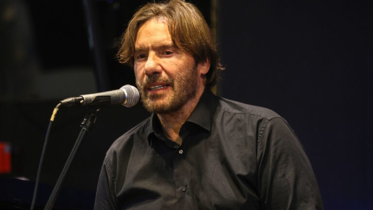 Στράτος Τζώρτζογλου