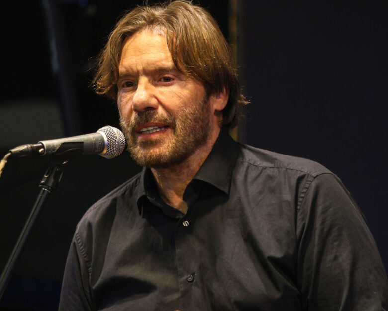 Στράτος Τζώρτζογλου