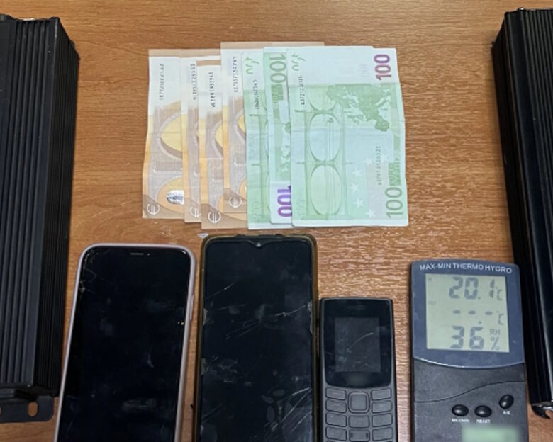 Συμμορία έκλεβε από καταστήματα ηλεκτρονικών ειδών