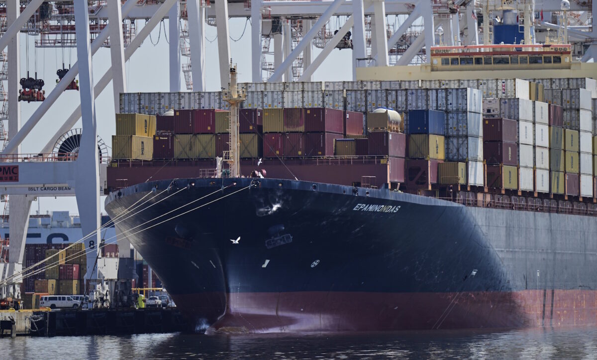 Χτυπήθηκε πλοίο ελληνικών συμφερόντων στο Ομάν, σώα τα μέλη του πληρώματος - Πλήγμα και σε δεύτερο τάνκερ