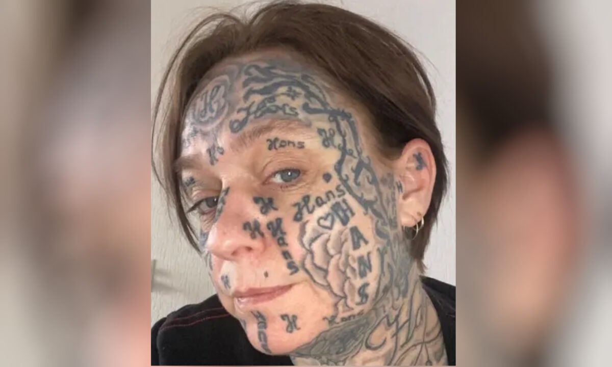 Έκανε πάνω από 200 τατουάζ με το όνομά του στο κορμί της συντρόφου του για να δείξει πως είναι ιδιοκτησία του