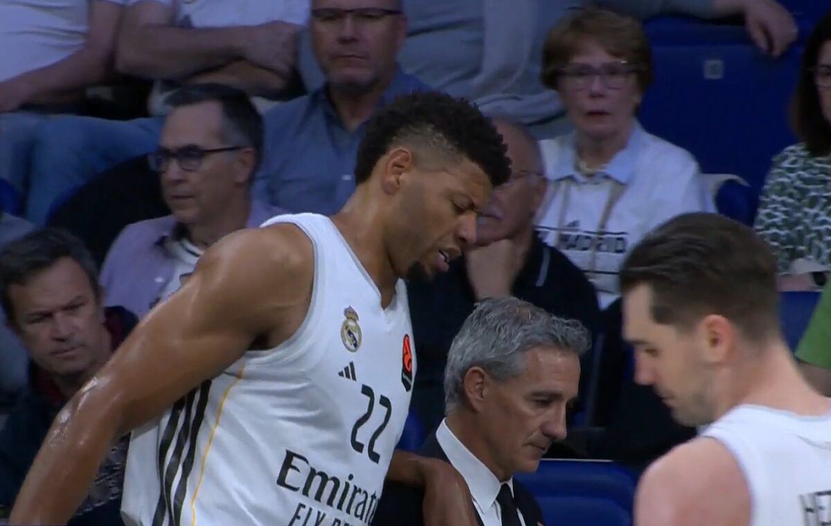 Ο Έντι Ταβάρες τραυματίστηκε και αποχώρησε κουτσαίνοντας από το Ρεάλ Μαδρίτης - Χάποελ Τελ Αβίβ
