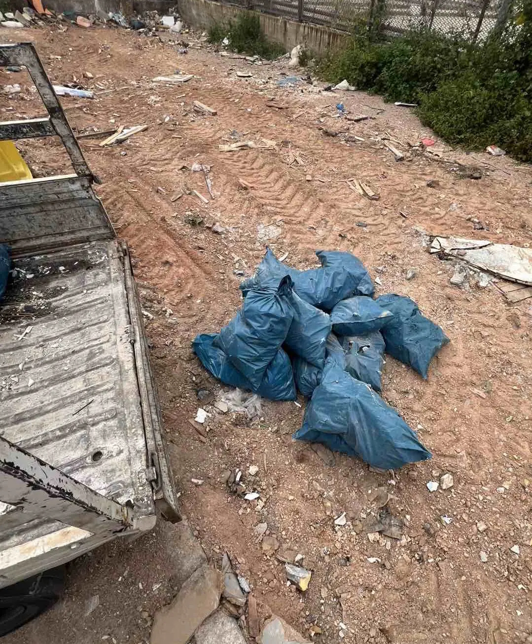 Πέταξαν μπάζα στον Ταύρο