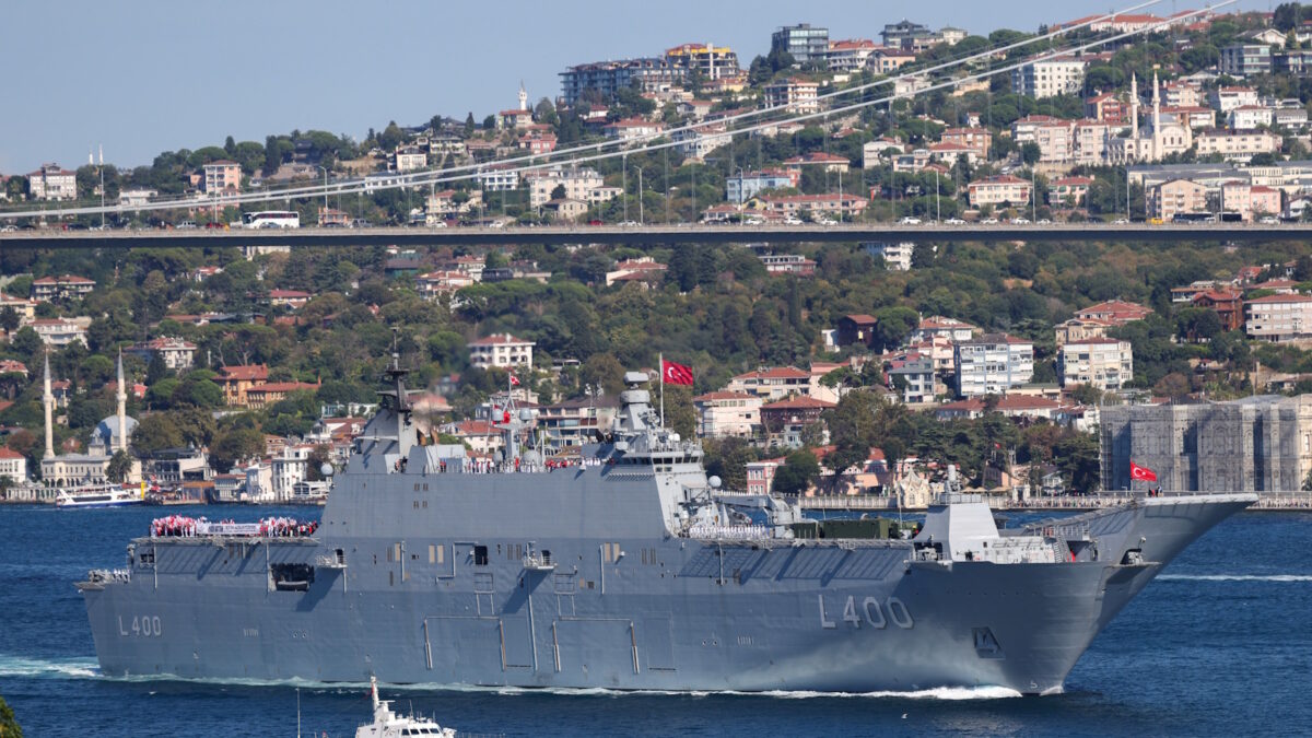 Το τουρκικό αμφίβιο ελικοπτεροφόρο TCG Anadolu