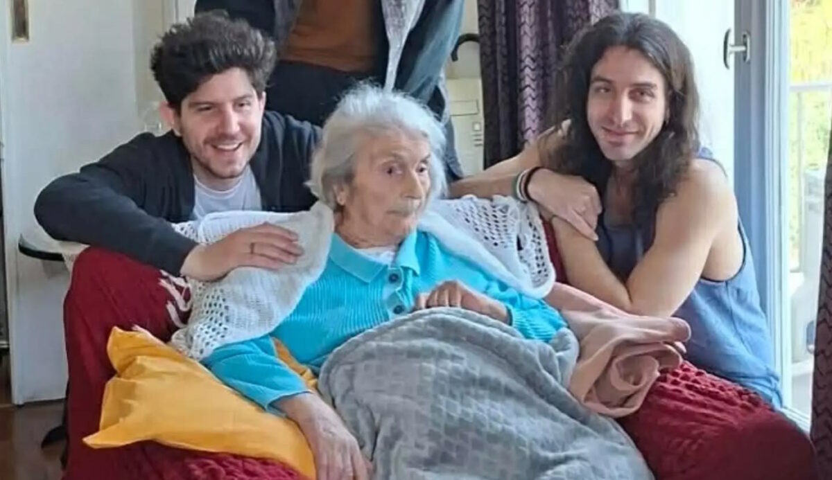 Μίκης Θεοδωράκης: Η σύζυγός του, Μυρτώ Αλτίνογλου, έγινε 101 ετών - Το πάρτι γενεθλίων