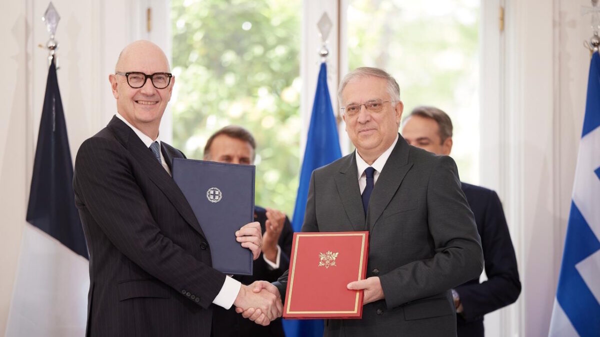 Ο Γάλλος υπουργός Οικονομικών Ρολάν Λεσκύρ και ο υπουργός Ανάπτυξης Τάκης Θεοδωρικάκος