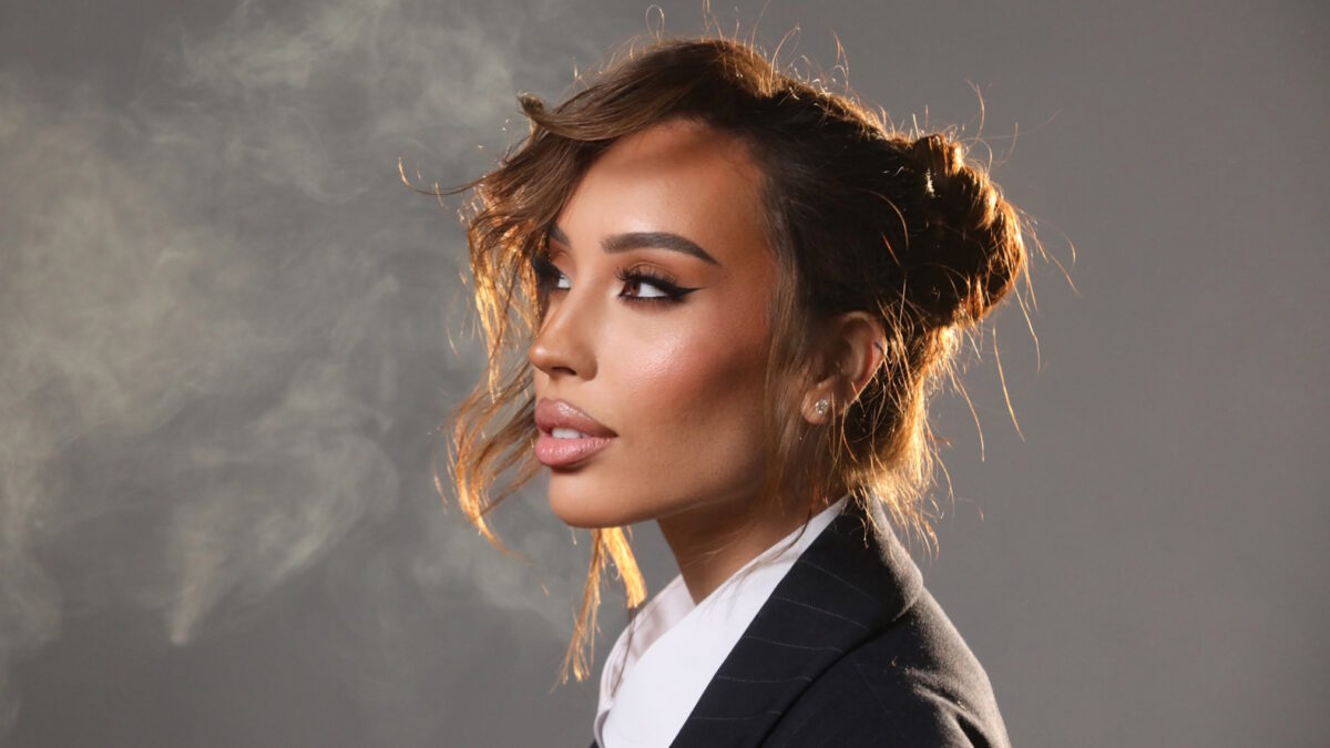 Φαίη Θεοχάρη