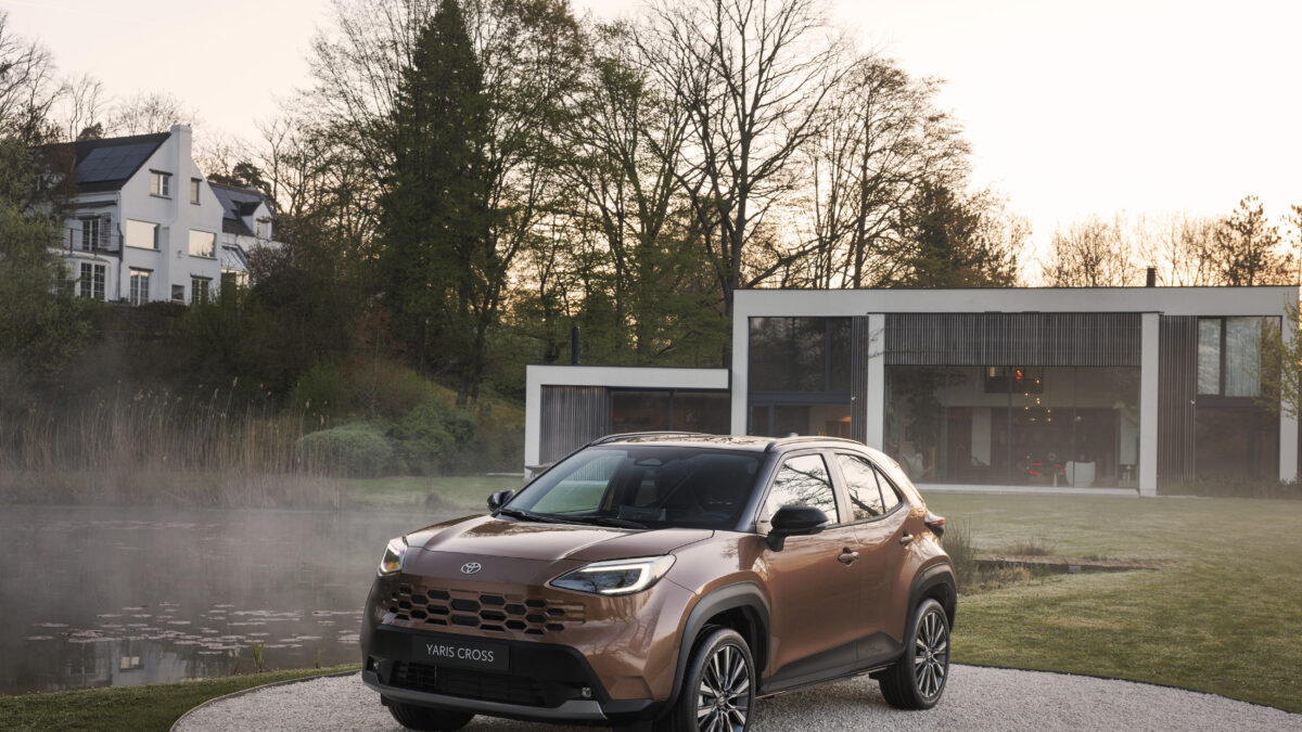 toyota-yaris-cross-hev-2026