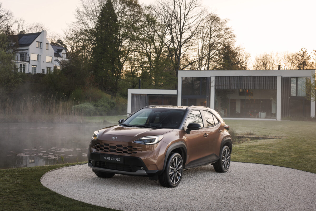 toyota-yaris-cross-hev-2026