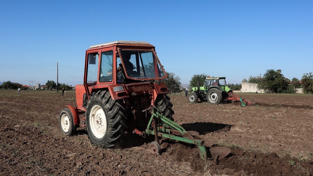 Όργωμα χωραφιού