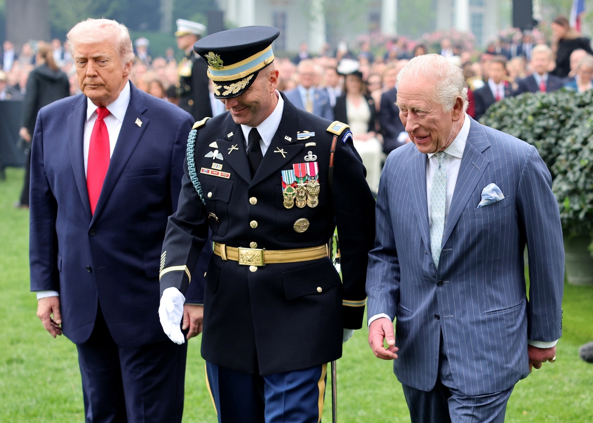 Βασιλιάς Κάρολος και Ντόναλντ Τραμπ