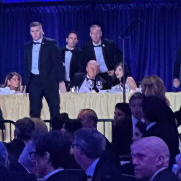 Ο άνδρας που έβαλε το σώμα του ασπίδα για να σώσει τον Τραμπ