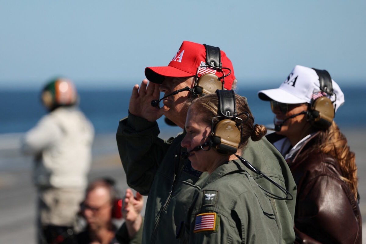 Ο Τραμπ εξετάζει τις επόμενες κινήσεις του πολέμου στο Ιράν με σύσκεψη εθνικής ασφάλειας