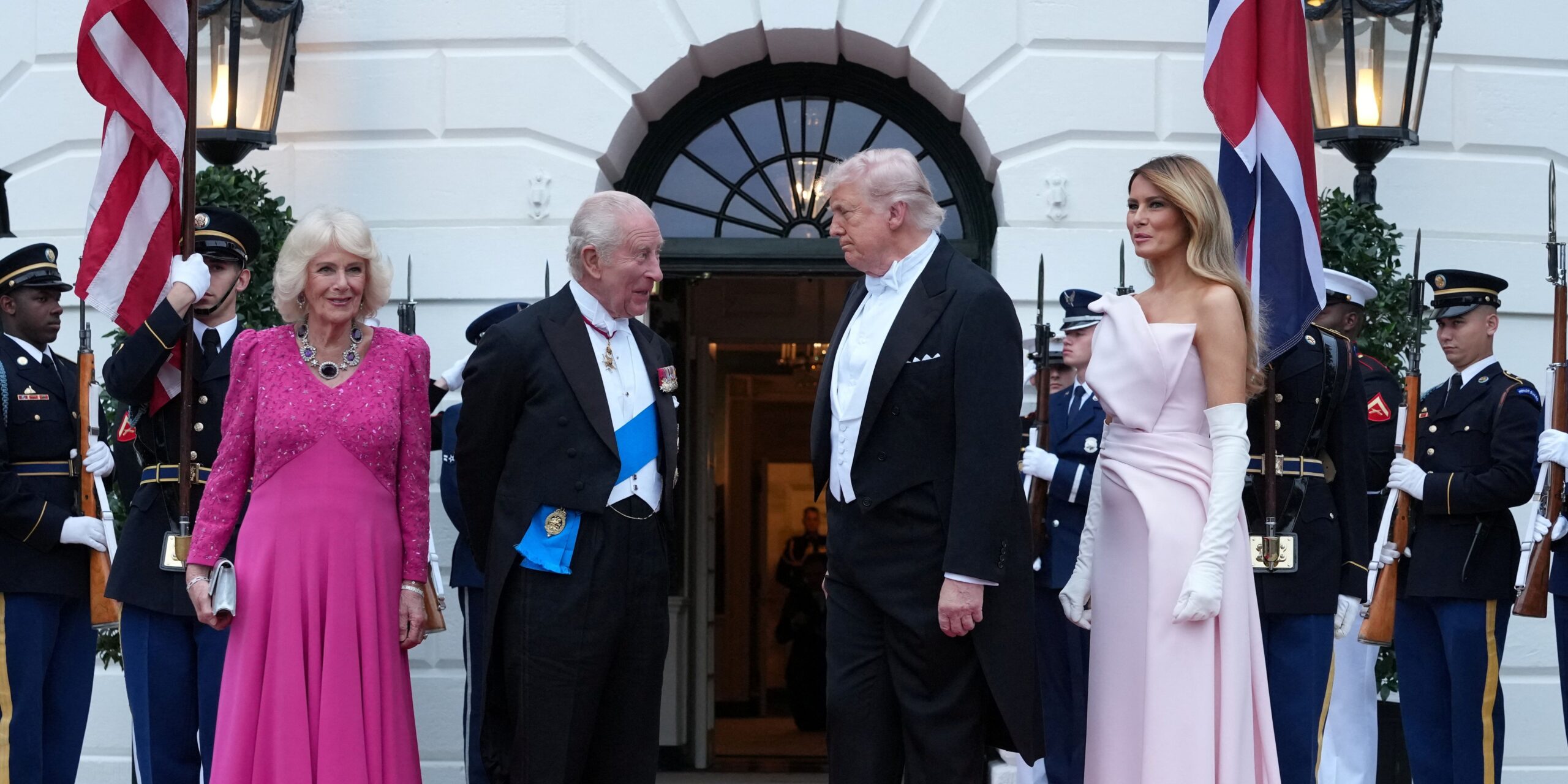 Το ζεύγος Τραμπ με τον βασιλιά Κάρολο και την Καμίλα