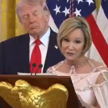 H επικεφαλής του θρησκευτικού γραφείου του Λευκού Οίκου