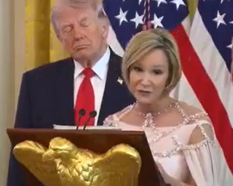 H επικεφαλής του θρησκευτικού γραφείου του Λευκού Οίκου