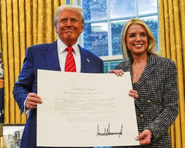 Ο Τραμπ με την Παμ Μπόντι