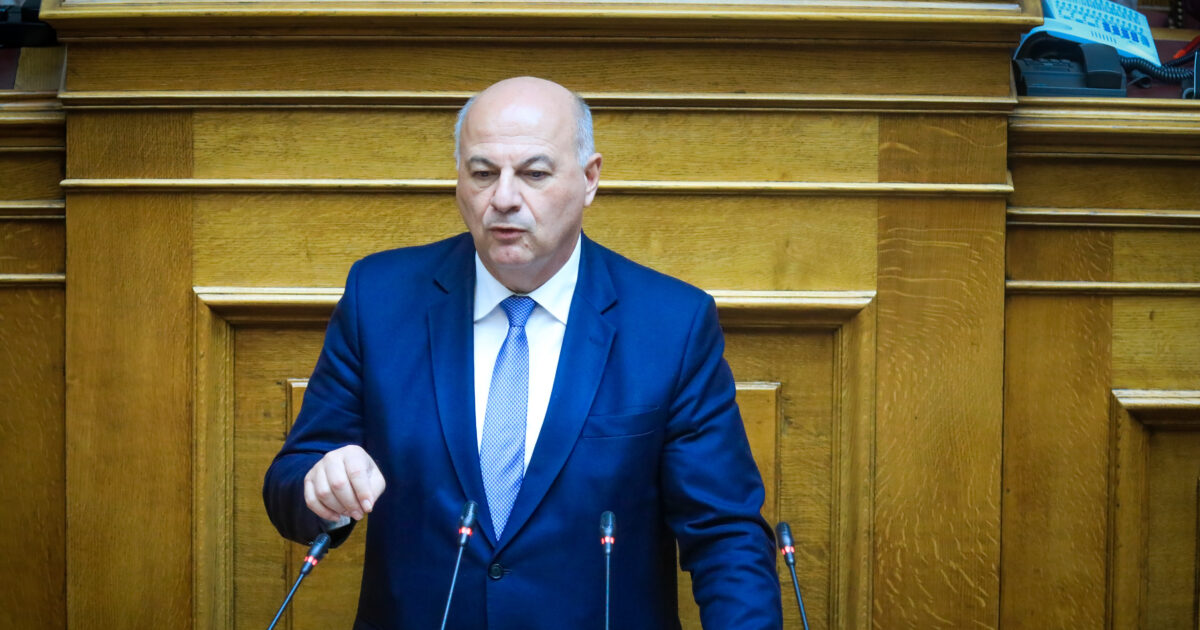 Κώστας Τσιάρας: Θα μας διευκολύνει να αρθεί η βουλευτική ασυλία και των 13 για να μη μείνει τίποτα στη σκιά