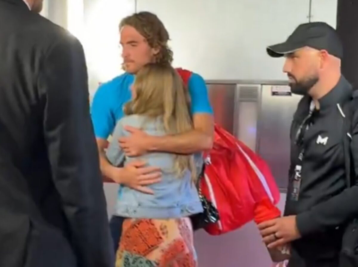 Στέφανος Τσιτσιπάς: Η αγκαλιά στη σύντροφό του μετά τη νίκη στη Μαδρίτη