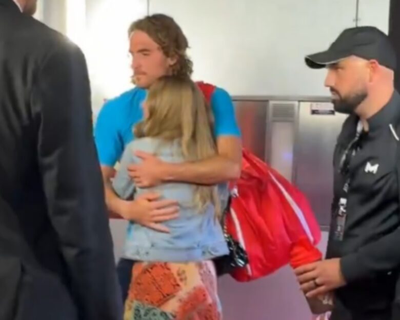 Στέφανος Τσιτσιπάς: Η αγκαλιά στη σύντροφό του μετά τη νίκη στη Μαδρίτη