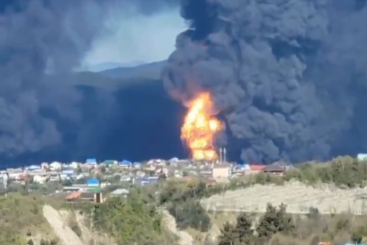 Φωτιά στο ρωσικό διυλιστήριο στην περιοχή Τουάπσε