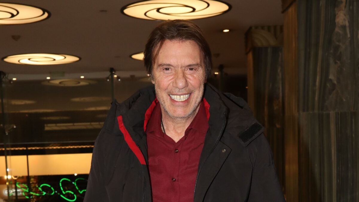 Στράτος Τζώρτζογλου