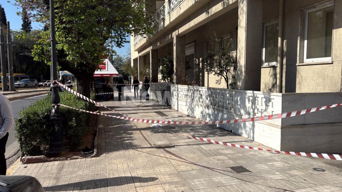 Τραγωδία στο υπουργείο Τουρισμού: 51χρονη έπεσε από τον 2ο όροφο και σκοτώθηκε