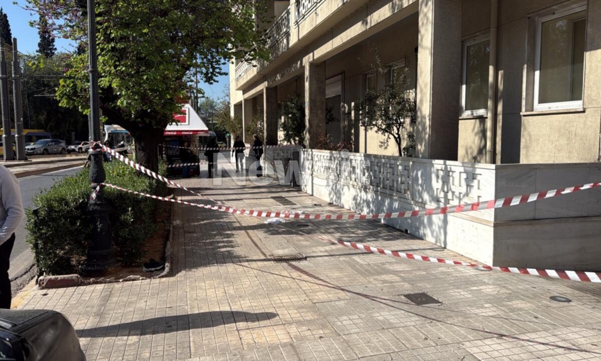 Τραγωδία στο υπουργείο Τουρισμού: 51χρονη έπεσε από τον 2ο όροφο και σκοτώθηκε