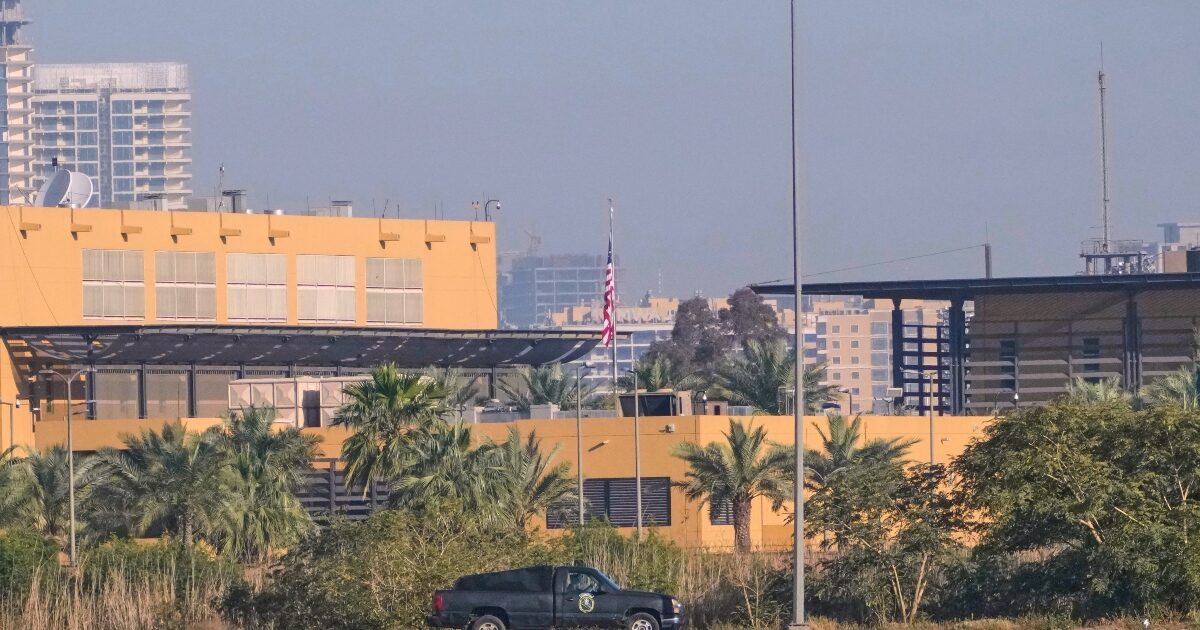 Η πρεσβεία των ΗΠΑ στη Βαγδάτη καλεί τους Αμερικανούς να μην ταξιδεύουν στο Ιράκ: «Αναχωρήστε αμέσως αν είστε εκεί»