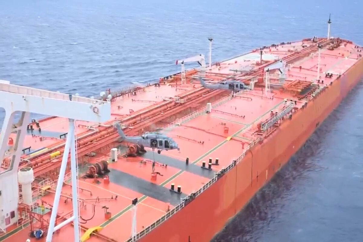 ΗΠΑ: Θα χτυπήσουμε τα δίκτυα του Ιράν όπου και αν λειτουργούν - Νέο ρεσάλτο Αμερικανών κομάντο σε τάνκερ