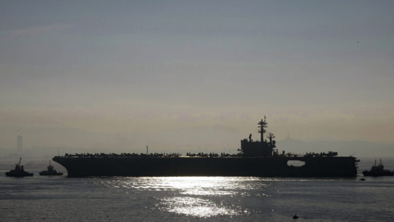 To αεροπλανοφόρο USS George H.W. Bush