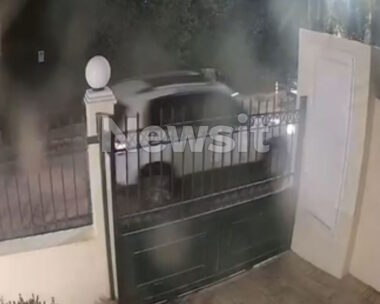 Βάρη: Η στιγμή που οι διαρρήκτες φεύγουν με το λευκό SUV, τους πήραν στο κυνήγι οι γείτονες