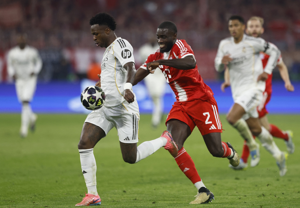 Bινίσιους σε Μπέλιγχαμ κατά τη διάρκεια του Μπάγερν - Ρεάλ: «Τι θέλεις; Κλείσε το στόμα σου»